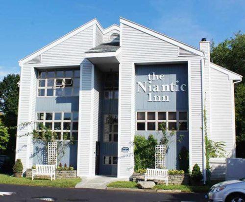 The Niantic Inn Exterior photo