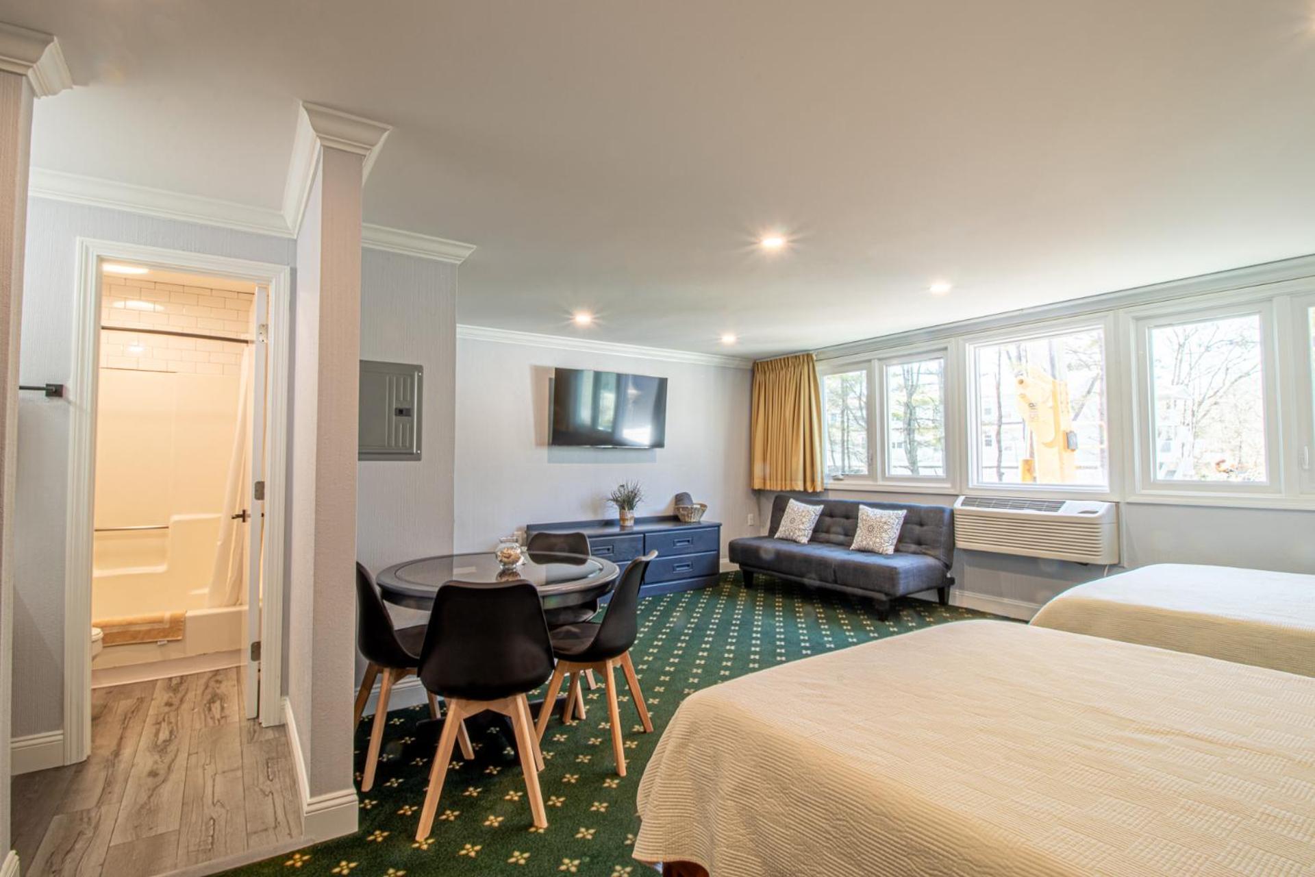 The Niantic Inn Exterior photo